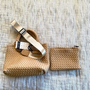 Sol and Selene Neoprene Bag with makeup bag NWT